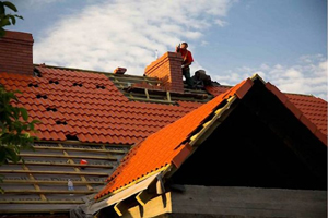 czytaj dalej artykuł: Kształt dachu – najważniejsze kryterium wyboru dachówki